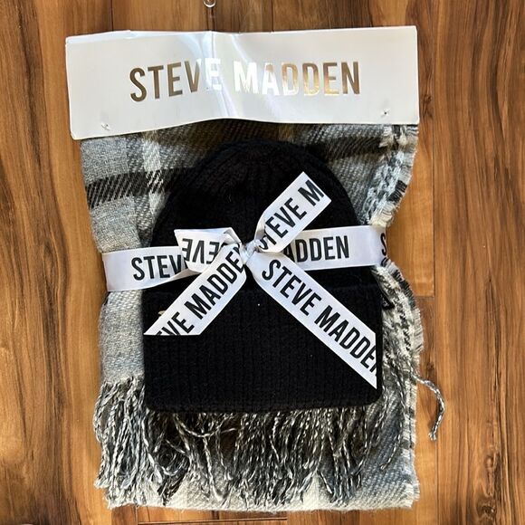 NEW Steve Madden Hat And Scarf Set - Picture 5 of 5